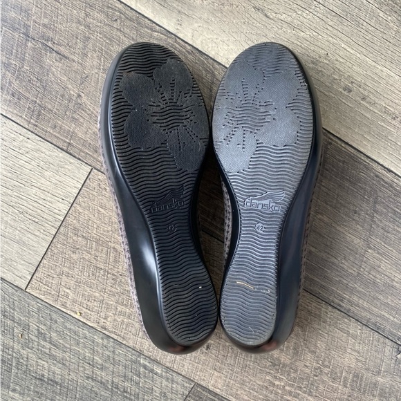 Dansko Gray & Black Suede Houndstooth Slip-on Loafers Wedge Heel Size 42 - Picture 12 of 14